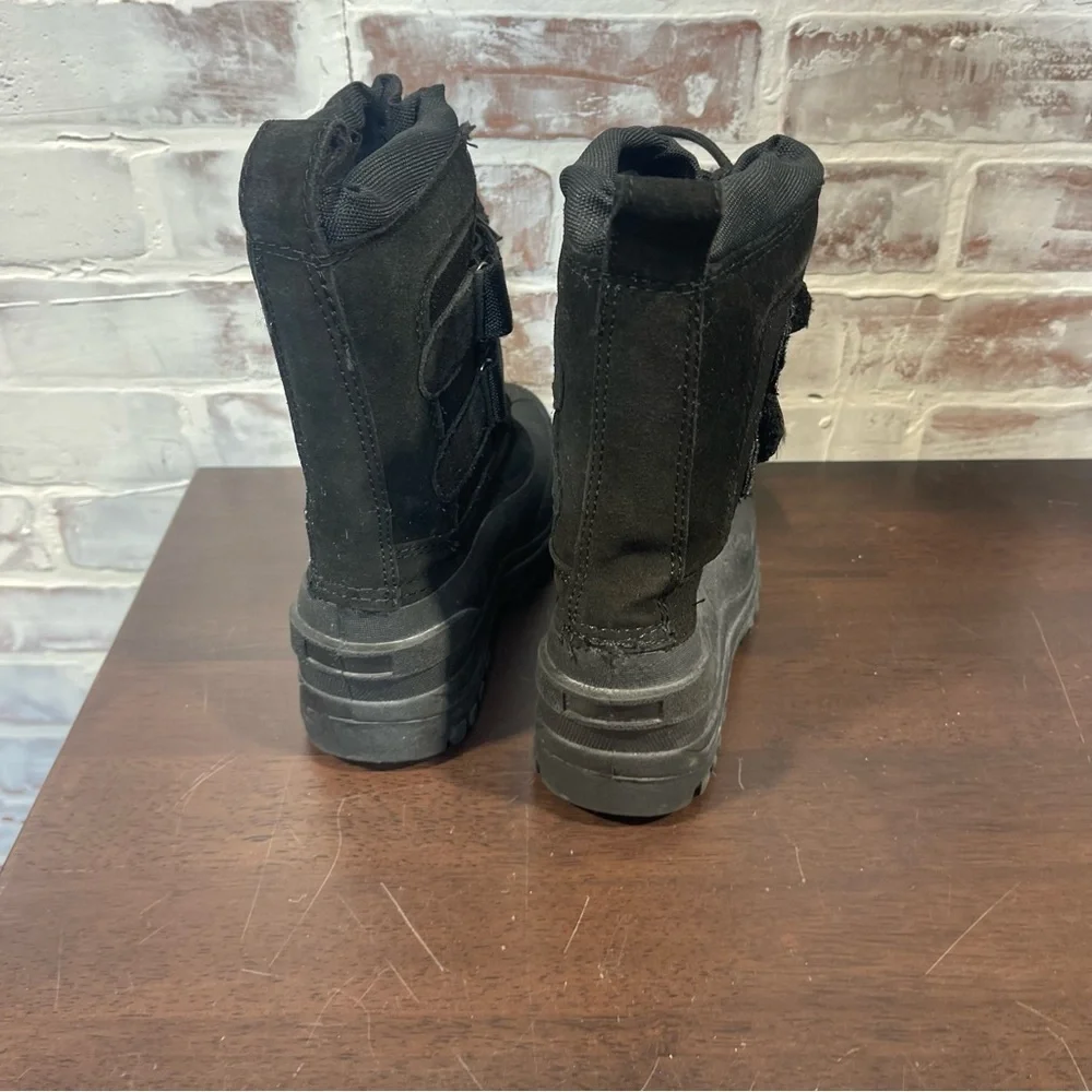 Cold tech snow boots youth size 4